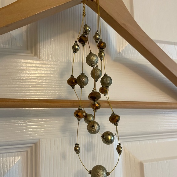 SOLD Bundle of assorted accent statement necklaces - Picture 15 of 16